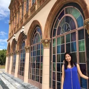 Meet your Posher, Kelly